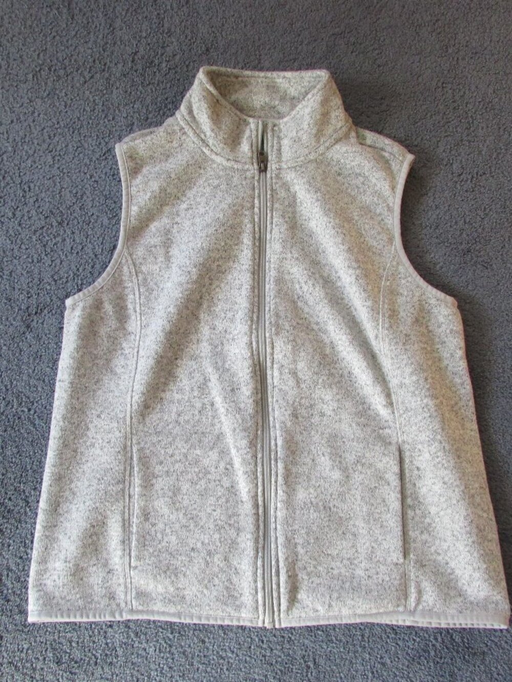 NWOT GH Bass Heather Gray Large Fleece Zip-Up Vest Soft Stretch